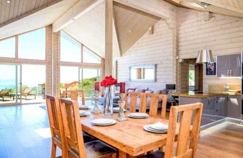 Tarifa Villa | Discover Casa Micheal Tarifa: Oceanfront Villa Retreat