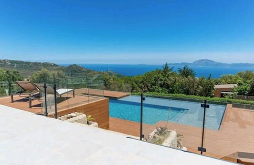 Tarifa Villa | Discover Casa Micheal Tarifa: Oceanfront Villa Retreat