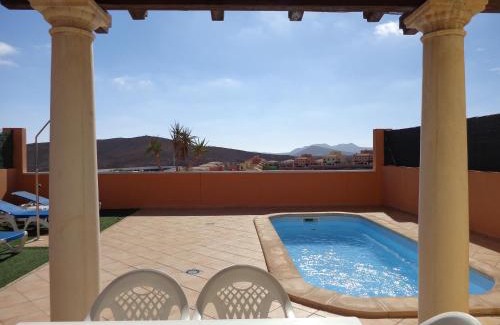 Geafond Villa | Idyllic Casa Miel: Oceanfront Retreat with Pool & 9.2 Rating