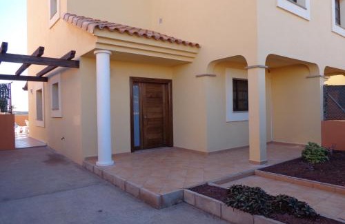 Geafond Villa | Idyllic Casa Miel: Oceanfront Retreat with Pool & 9.2 Rating