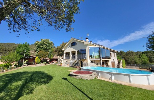 El Pala de Torroella House | Casa Migjorn: Ocean View Retreat with Spa and Breakfast