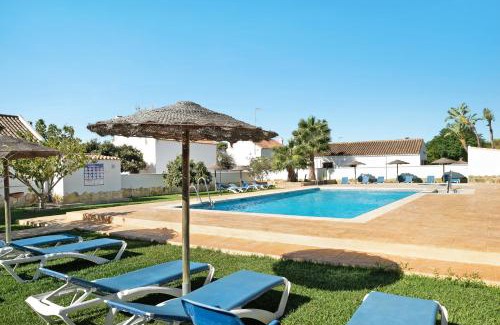 Zahora House | Casa Miguelin 3: Family-Friendly Retreat with Pool