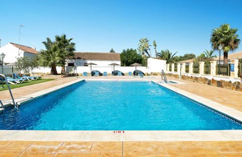 Zahora House | Casa Miguelin 3: Family-Friendly Retreat with Pool