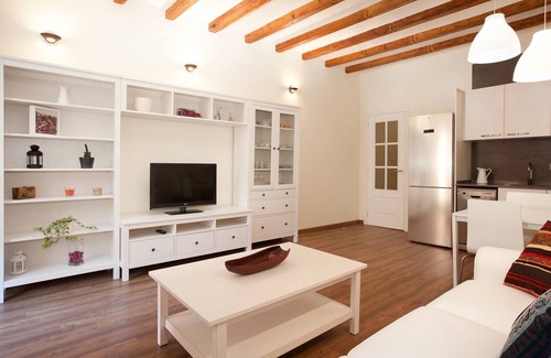 la Vila de Gracia Apartment | Casa Milá - Spacious Apartment in Gracia with Free WiFi