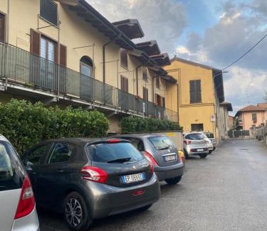 Arsago Seprio Apartment | Book Your Family Escape at Casa Mimì with Breakfast Included