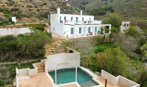 Gergal Bed & Breakfast | Casa Mimi: Oceanfront Retreat with Pool & High Guest Rating