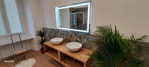 Foce Apartment | Top-Rated Relax House 2: Family-Friendly Getaway Awaits