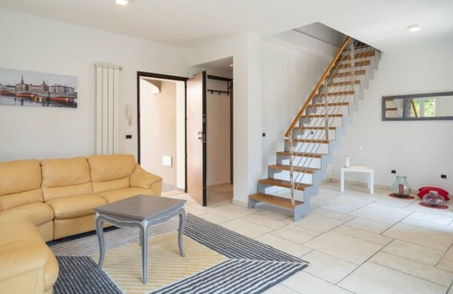 Pontedassio Apartment | Relax at Casa Mimosa: Oceanfront Retreat with Pool