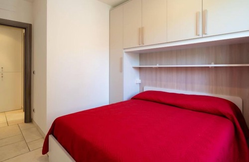 Pontedassio Apartment | Relax at Casa Mimosa: Oceanfront Retreat with Pool