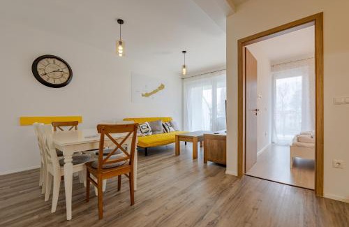 Balatonfoldvar Apartment | Relaxing Casa Mimoza Apartment with Ocean View & Pool