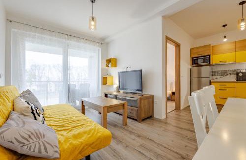 Balatonfoldvar Apartment | Relaxing Casa Mimoza Apartment with Ocean View & Pool