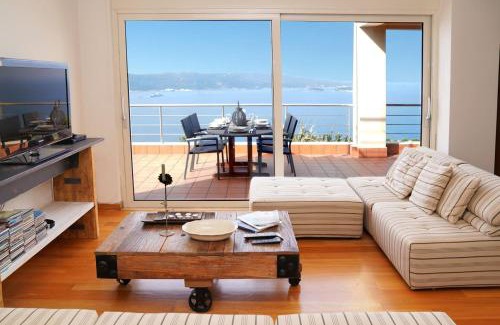 Megala Chorafia House | Relax at Casa Minervos: Top-Rated Oceanfront Escape