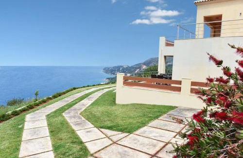 Megala Chorafia House | Relax at Casa Minervos: Top-Rated Oceanfront Escape