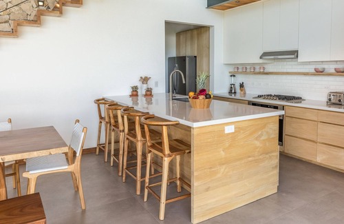 Carmen Villa | Casa Mirame - Ocean View Villa with Pool & Spa in Santa Teresa