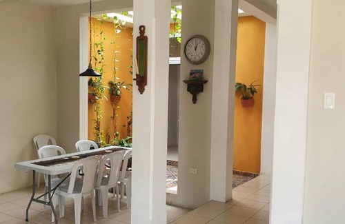 Retalhuleu House | Top-Rated Casa Miranda in Retalhuleu: Family-Friendly Stay