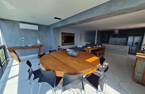 Conceicao de Jacarei House | Oceanfront Casa Mirante da Ilha: 4-Star Getaway in Angra