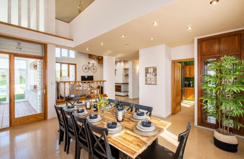 Banyoles House | Casa Mirestany - Breathtaking Ocean Views & Poolside Bliss