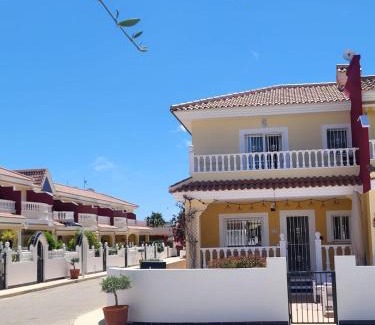 Quesada House | Elegant Casa Miro: 4-Star Family Retreat with Pool