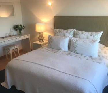 Parragil Bed & Breakfast | Cozy Casa Mocho Branco: 4-Star Oceanfront Oasis Awaits