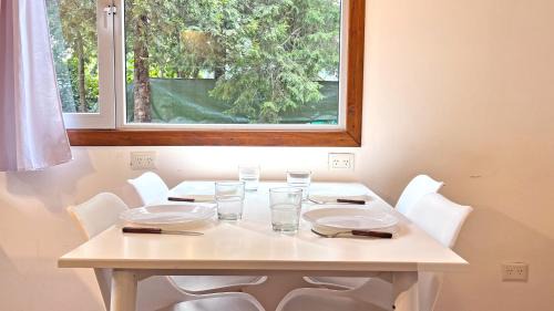 Villa Los Coihues Ski Chalet | Modern Casa entre Coihues: Family-Friendly Retreat Awaits