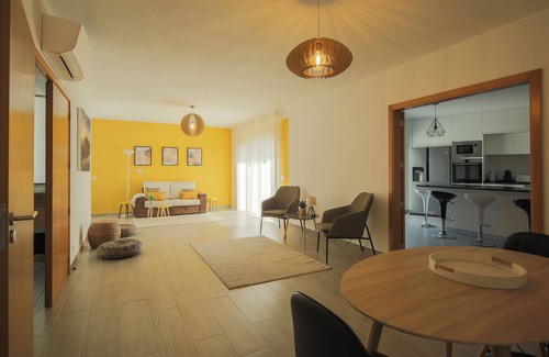 Peso da Regua House | Modern 4-Bedroom Retreat in Vale do Douro, Régua