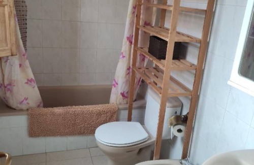 Las Rosas House | Pet and Child-Friendly Getaway at Casa Mohana - Las Rosas