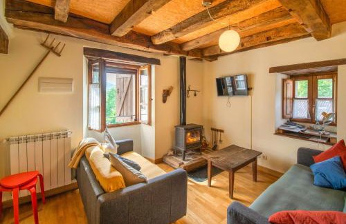 Saragueta Apartment | Experience Casa Monaut: 4-Star Retreat by Irati Jungle