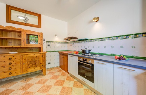 Montioni House | Guest Rated: 10/10 Casa Mondragon in Lazise, Italy