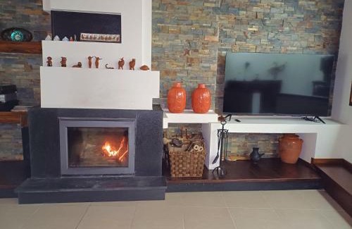 Chaves House | Discover Casa Monte da Volta: 4-Star Family-Friendly Retreat