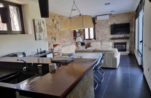 Gondomar Cottage | Discover Casa Monte Galiñeiro: Family-Friendly Retreat with Spa
