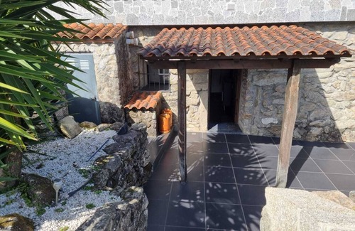 Gondomar Cottage | Discover Casa Monte Galiñeiro: Family-Friendly Retreat with Spa