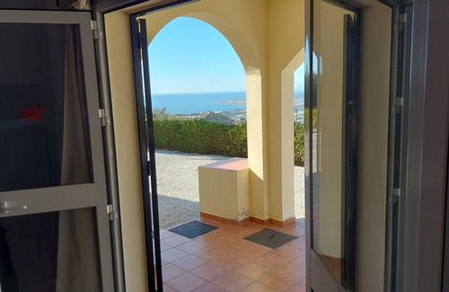 Rio Velez Villa | Casa Monte Roefie Villa with Private Pool & Scenic Views