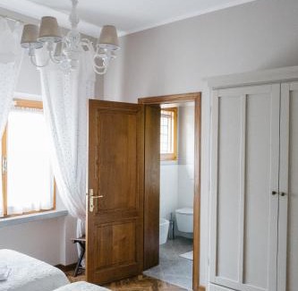 Bobolino House | Delightful Casa Montecuccoli: Pet-Friendly Retreat with Pool