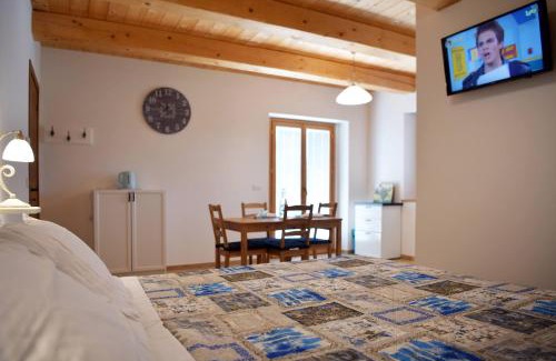 Monsano Apartment | Tranquil Retreat at Casa Montefiore 13 Iris LT in Marche
