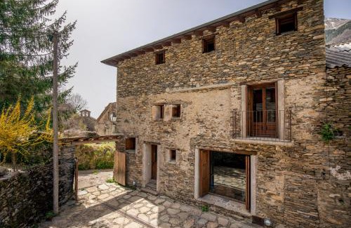Aiguabella House | Discover Casa Mora Vall Fosca: Family-Friendly Getaway