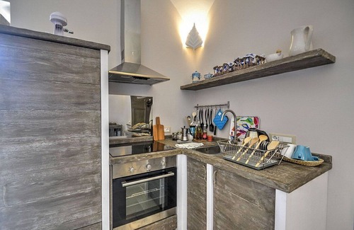 Sant'Agata sui Due Golfi House | Casa Morella: Cozy Apartment with Free Wi-Fi & Breakfast