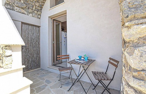 Sant'Agata sui Due Golfi House | Casa Morella: Cozy Apartment with Free Wi-Fi & Breakfast