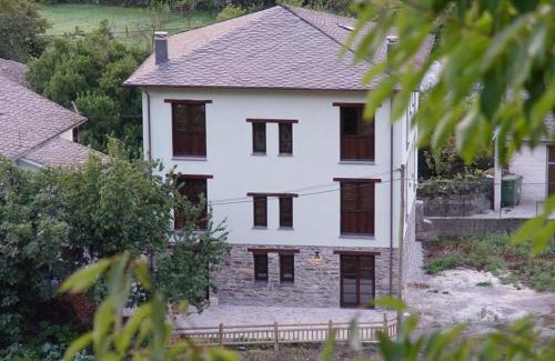 Moal Apartment | Pet-Friendly CASA MUNIELLOS with High Guest Ratings