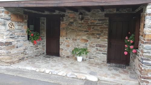 Moal Apartment | Pet-Friendly CASA MUNIELLOS with High Guest Ratings