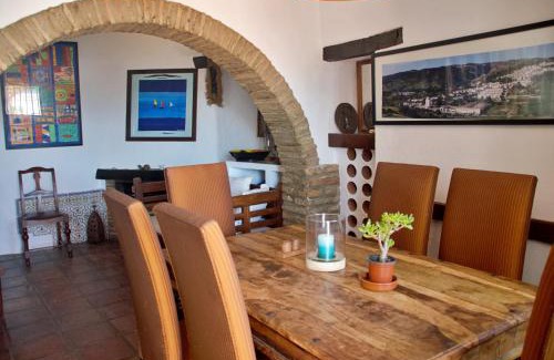 Jimena de la Frontera House | Family-Friendly Escape at Casa Muryo with High Ratings