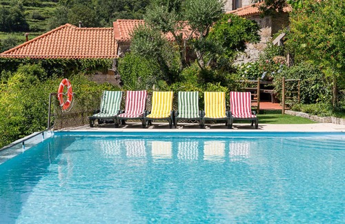 Cinfaes Apartment | Pet-Friendly Escape at Casa Museu da Geada - Rated 10/10