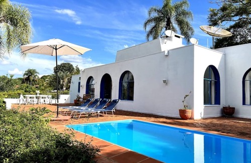 Itai House | Experience Casa Mykonos Avaré Dam with Scenic Views & Pool
