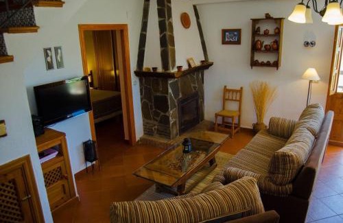 Nechite House | Cozy Holiday Home for 8 in Válor, Andalusia with Pool