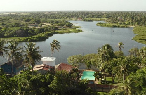Paracuru Hotel | Beautiful Casa na Lagoa: 4-Star with Oceanfront Pool