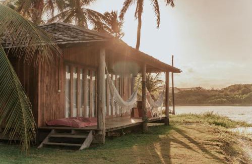 Paracuru Hotel | Beautiful Casa na Lagoa: 4-Star with Oceanfront Pool