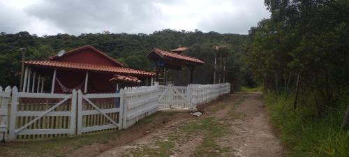 Sao Thome das Letras Cabin | Pet-Friendly Casa na Lua: Guest Rated 10/10 Awaits You
