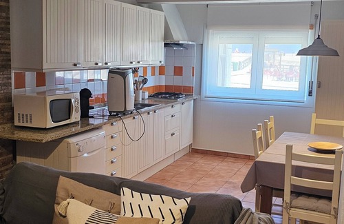 Sao Pedro da Cadeira House | Casa Na Praia: Nature's Harmony Just 45 Minutes from Lisbon