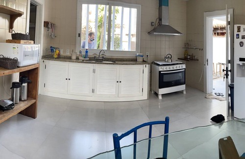 Parque Estadual da Costa do Sol House | Relax at Casa na Praia do Canto - Pet-Friendly Retreat