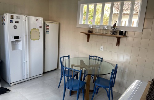 Parque Estadual da Costa do Sol House | Relax at Casa na Praia do Canto - Pet-Friendly Retreat
