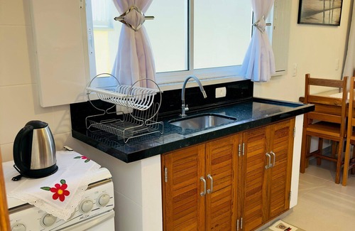 Palhoca House | Relaxing Beachfront Getaway with WiFi & BBQ in Palhoça